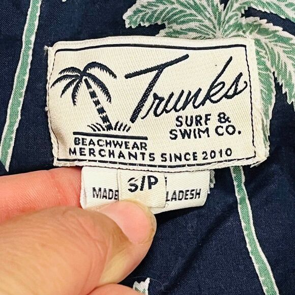 NWT | Trunks Surf & Swim Co. | Waikiki Button Down Shirt | Navy | Men's | S - Picture 6 of 7